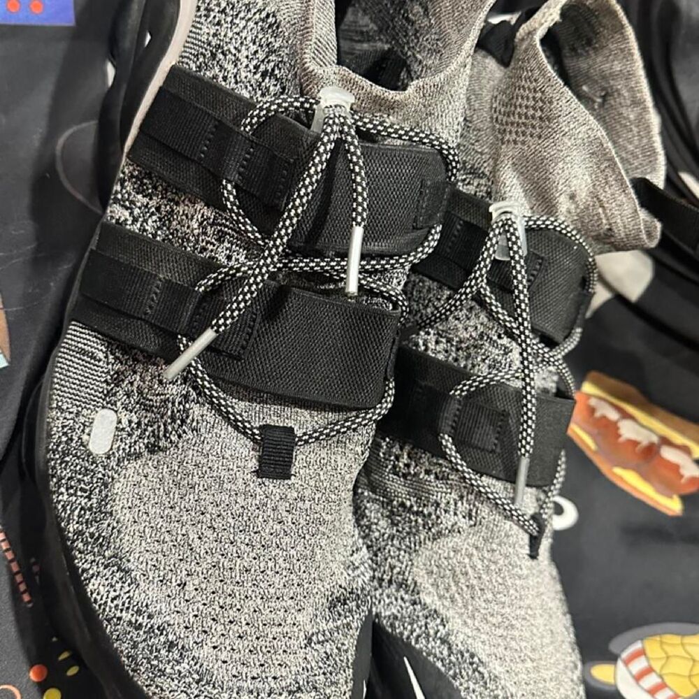 Nike Men's Black and Grey Trainers